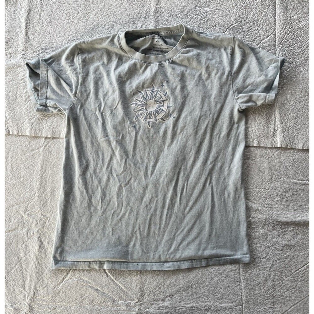 Rebellious One Celestial Sun & Moon Graphic Tee Xs